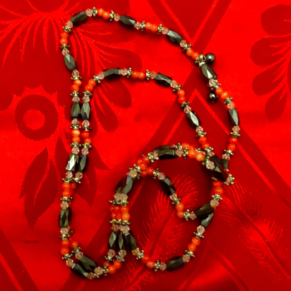 Magnetic beads with healthing properties
